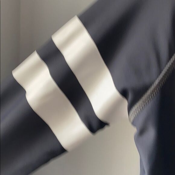 Snapper Rock Rash Guard - 3 - Picture 4 of 7